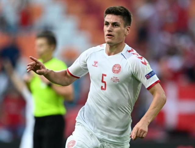 欧冠官方客户端安装-听说戈森斯火了？别忘了他在“真蓝黑”的搭档梅勒！